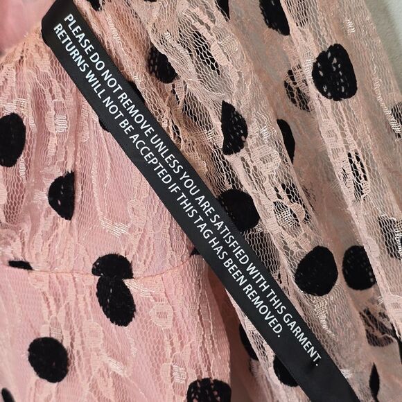 NWT PrettyLittleThing Women's Size 0 Pink Lace Polka Dot Cropped Blouse - Picture 14 of 16